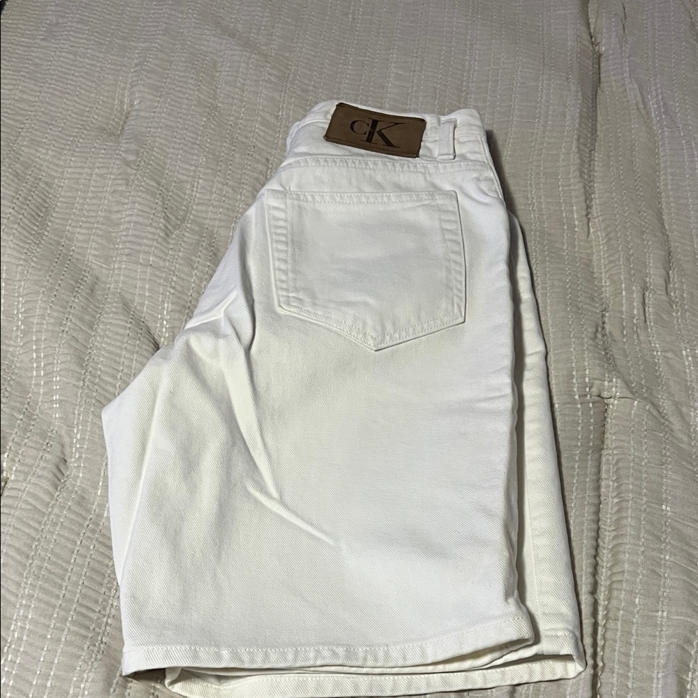 Calvin Klein Men's Cream Jean shorts 30x9